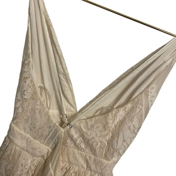 Aakaa Ivory Cream Deep Plunge Cross Back Lace Maxi Dress Size MED NWT - Picture 5 of 7